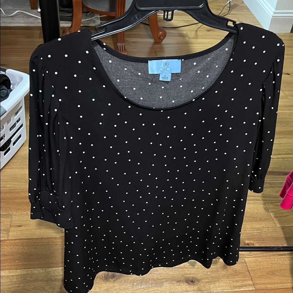 C&C California Black and White Polka Dot Long Sleeve Top 22”pit to pit 25” long